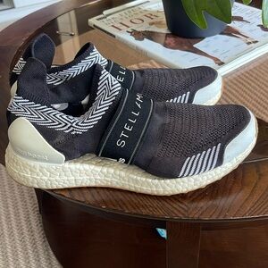 Stella McCartney Adidas in great condition lots of life left size 8